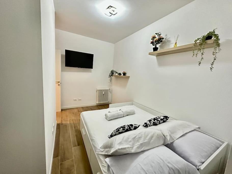 Appartement Luxury House Near The Funicular à Bergame Extérieur photo